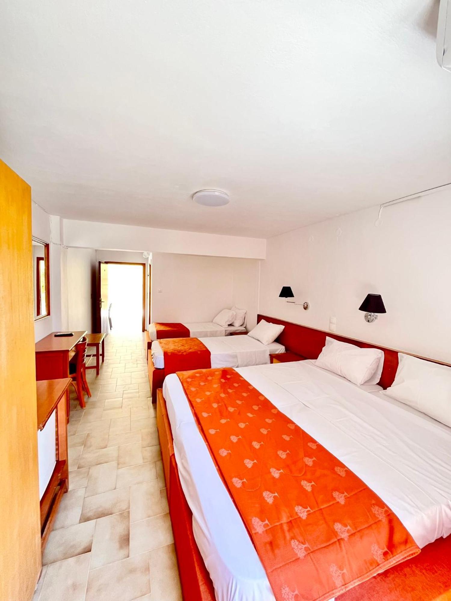 Oelia Rooms & Apartments Agia Marina  Экстерьер фото