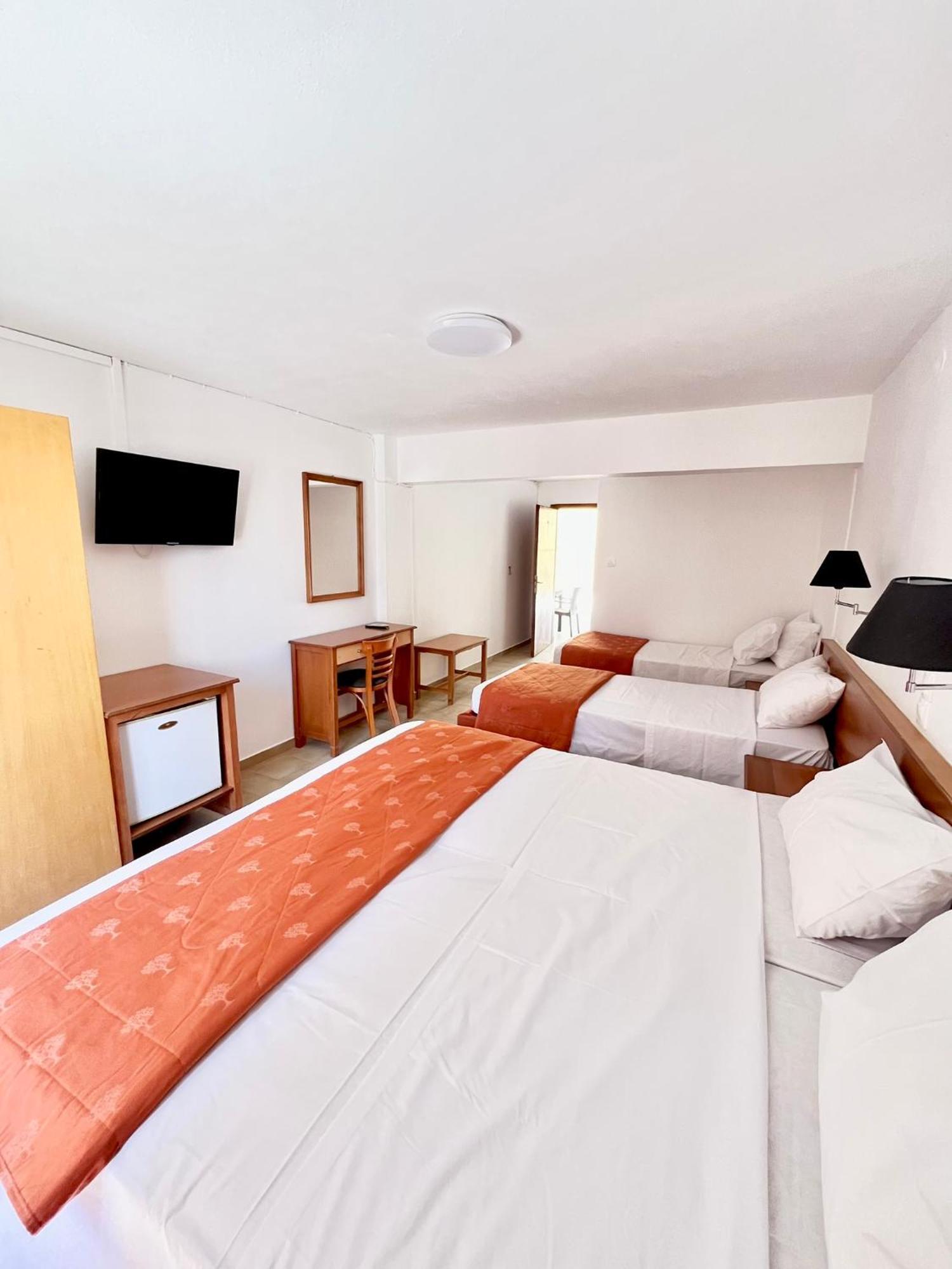 Oelia Rooms & Apartments Agia Marina  Экстерьер фото
