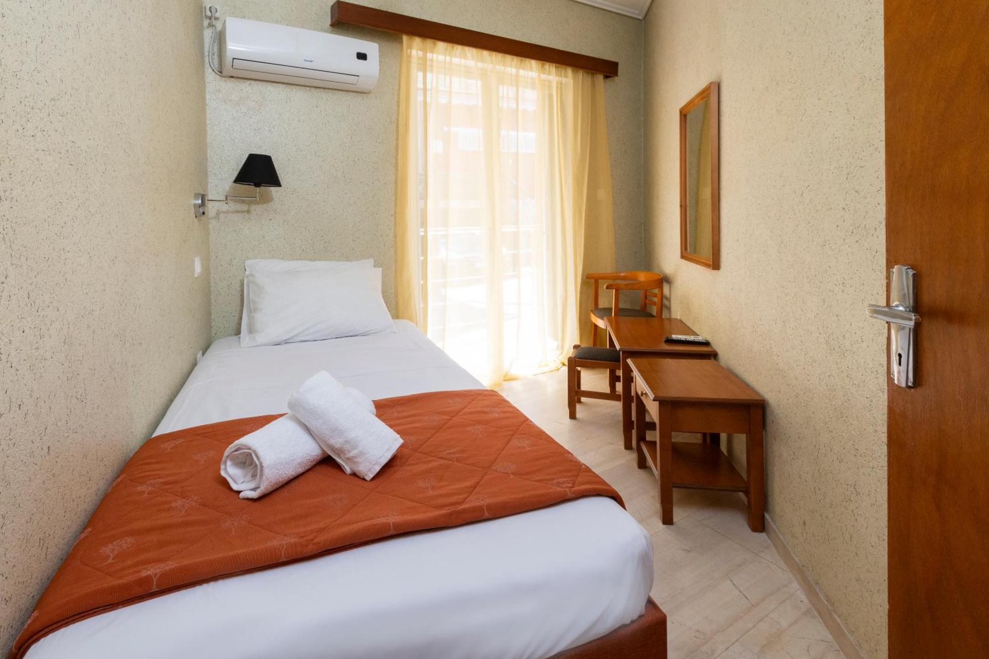 Oelia Rooms & Apartments Agia Marina  Экстерьер фото