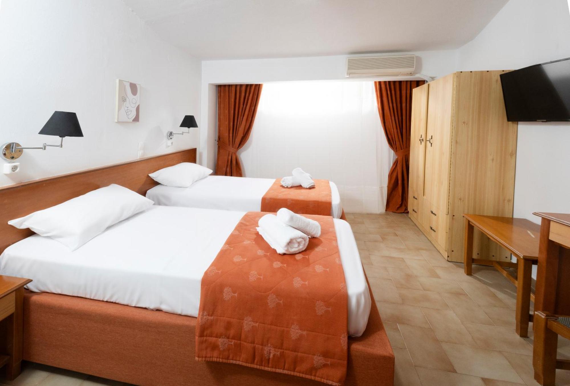 Oelia Rooms & Apartments Agia Marina  Экстерьер фото