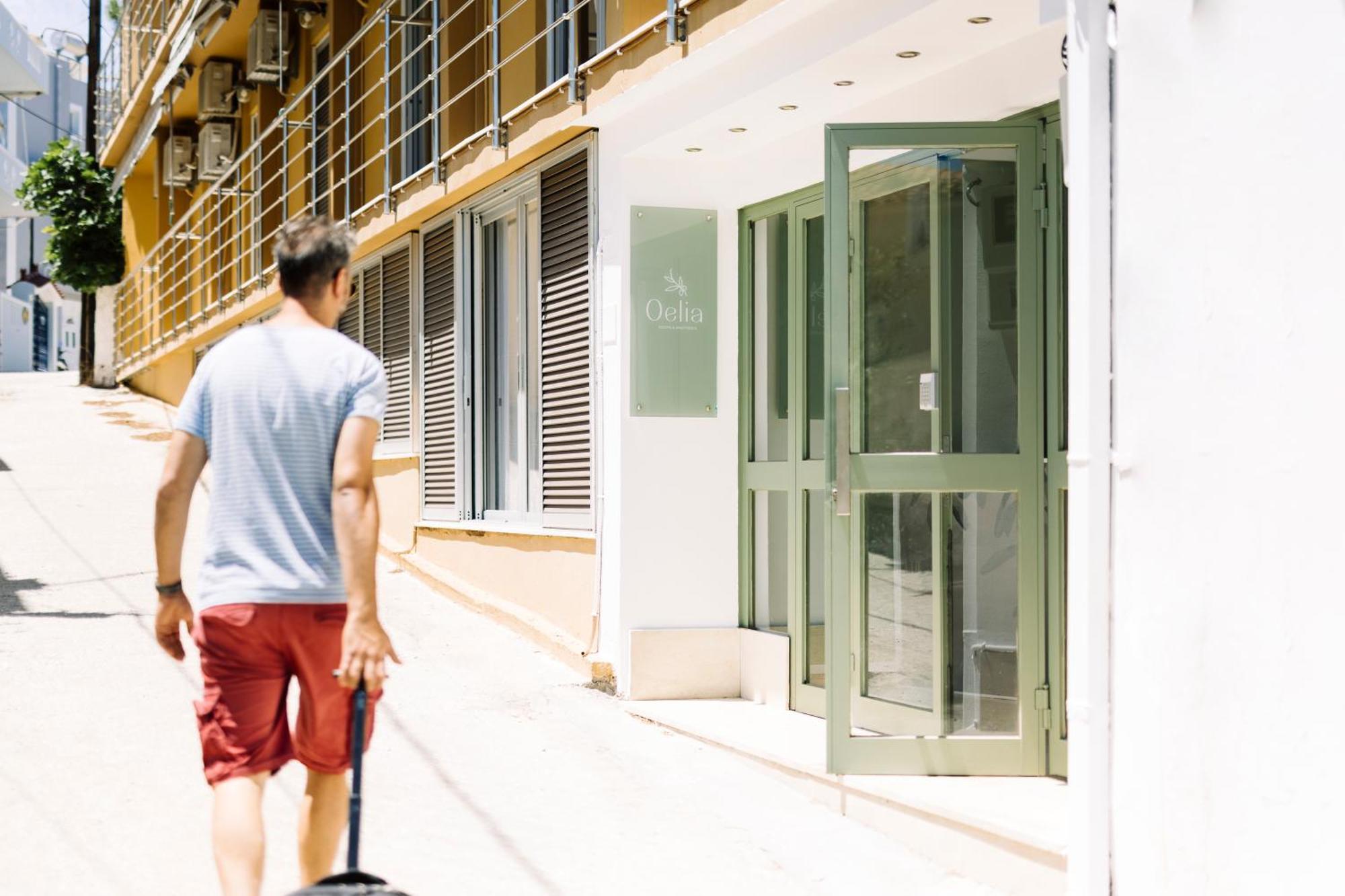 Oelia Rooms & Apartments Agia Marina  Экстерьер фото